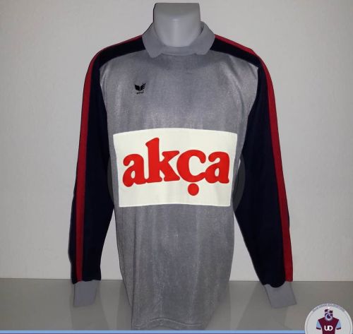Trabzonspor 1983-84 GK 2 Kit